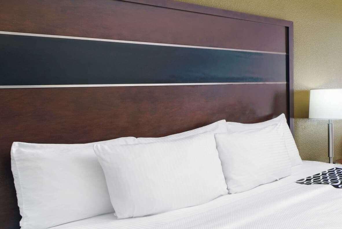 La Quinta By Wyndham Oxford - Anniston Hotel Bagian luar foto