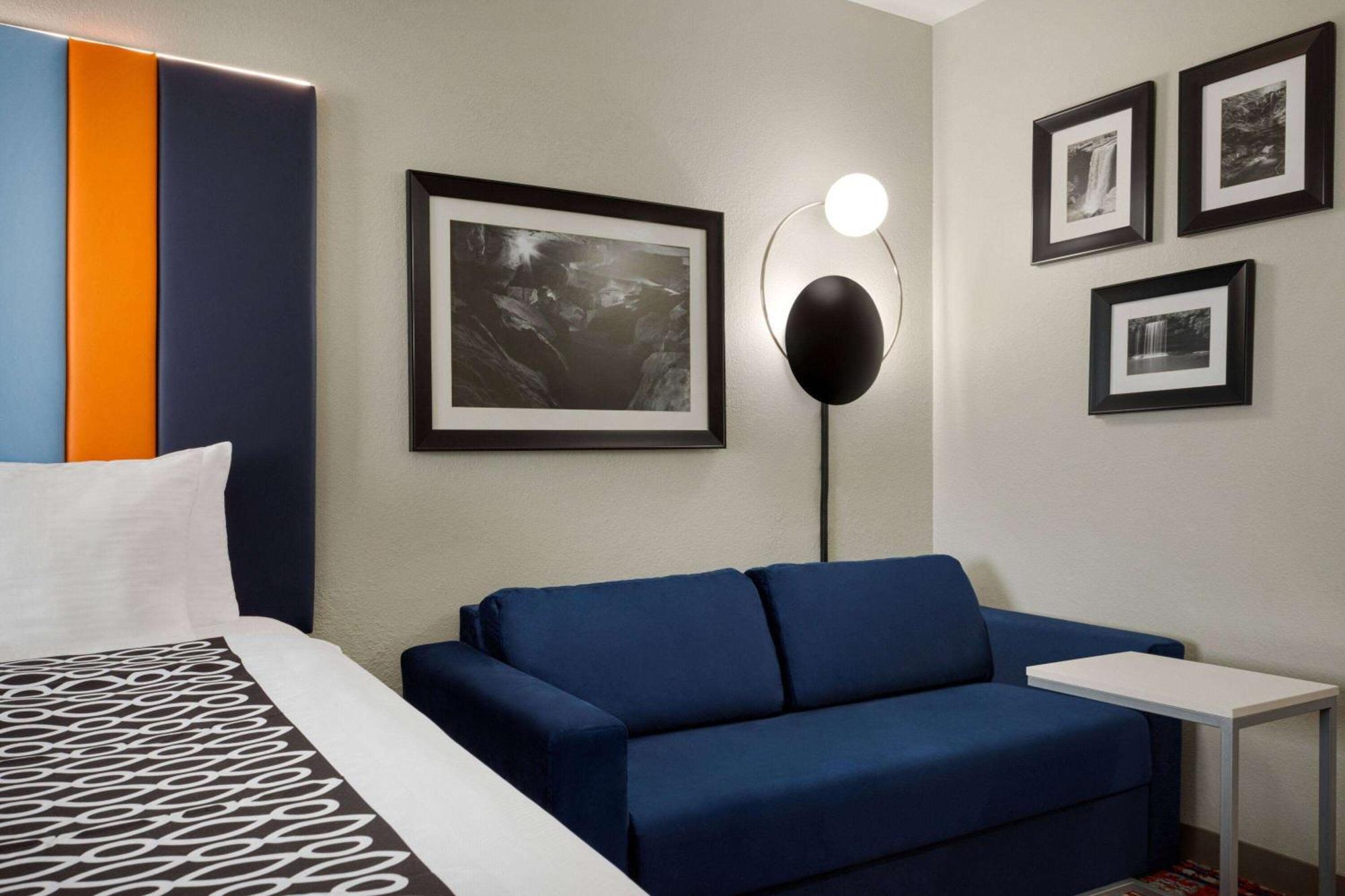 La Quinta By Wyndham Oxford - Anniston Hotel Bagian luar foto
