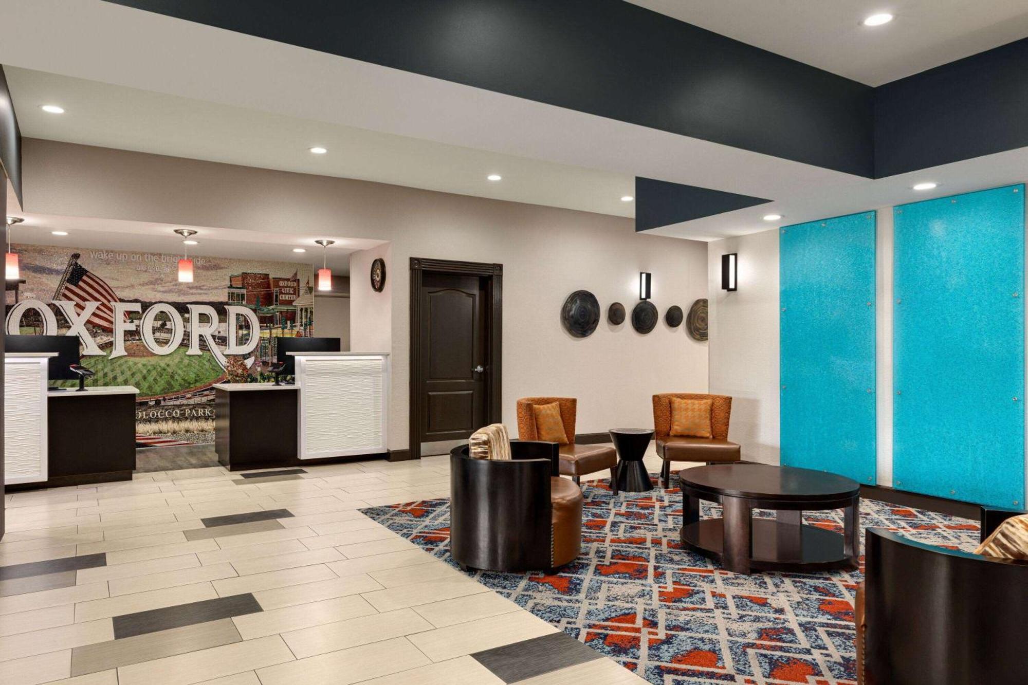 La Quinta By Wyndham Oxford - Anniston Hotel Bagian luar foto