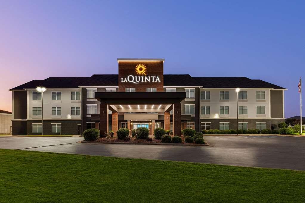 La Quinta By Wyndham Oxford - Anniston Hotel Bagian luar foto