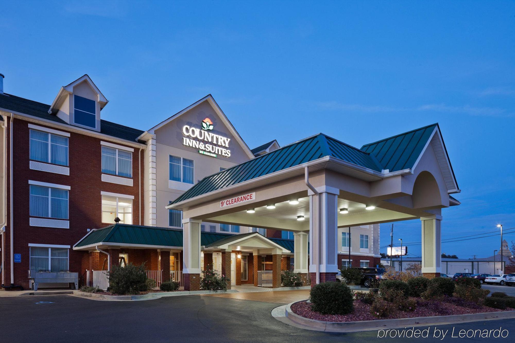 La Quinta By Wyndham Oxford - Anniston Hotel Bagian luar foto